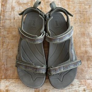 Teva Boys Camouflage Sandals size 5